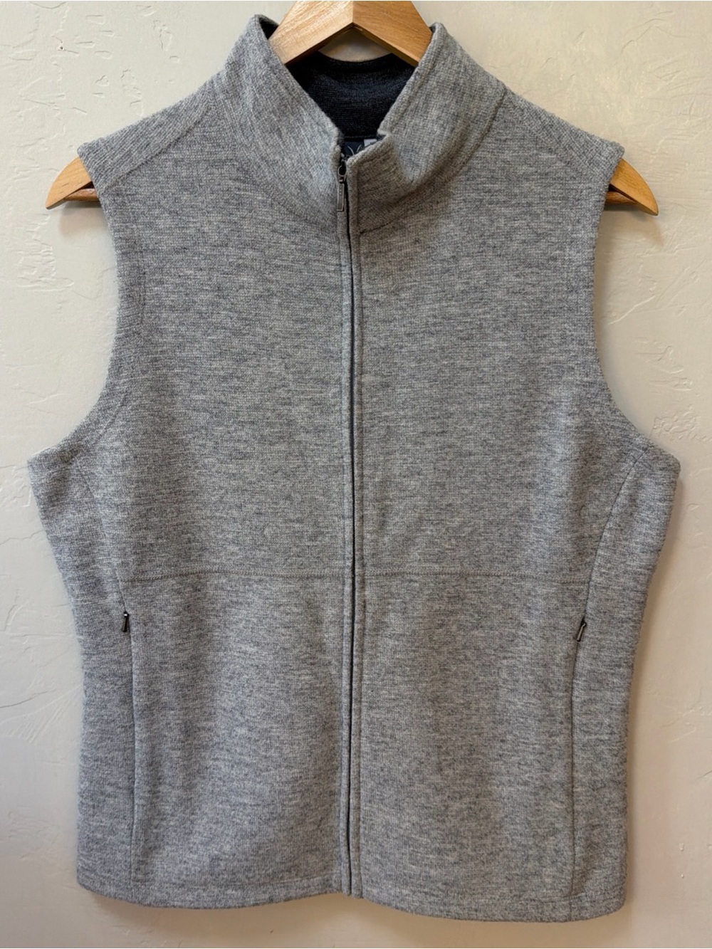 Ibex Merino Wool Full Zip Front Vest Womens Size Medium Gray Made in USA